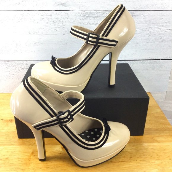 Pinup Couture Shoes - Pinup Couture Cream Mary Jane Pumps w/black bow, 6